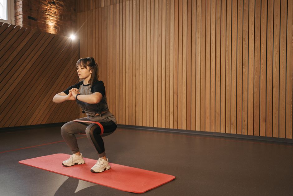 Best Resistance Band Exercises For Beginners – Exercise Daily