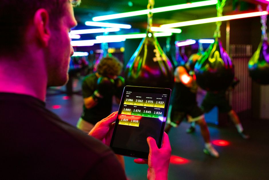 AI Interactive Fitness Screen For Home Gym – Exercise Daily