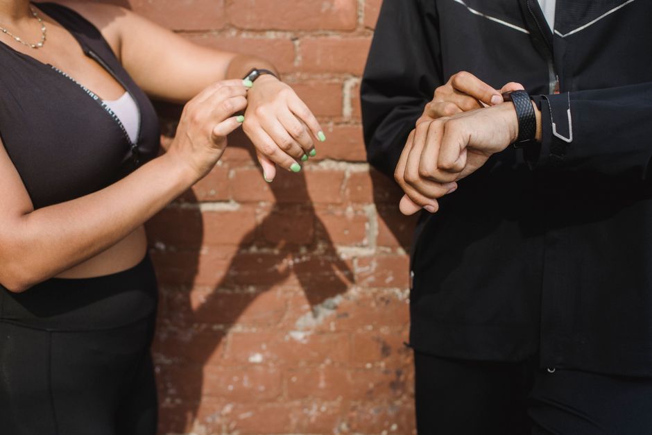 AI Powered Fitness Tracker Under $200 – Exercise Daily
